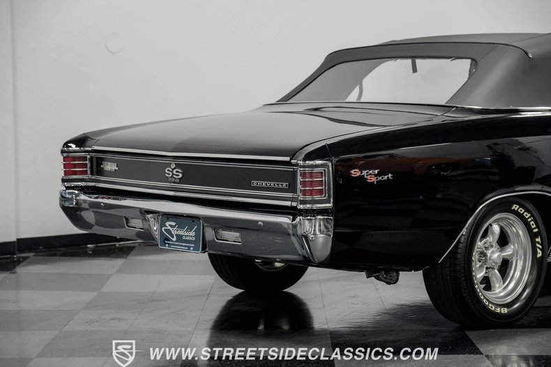 Unknown-Chevelle-1967-Black-Red-30