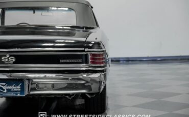 Unknown-Chevelle-1967-Black-Red-32