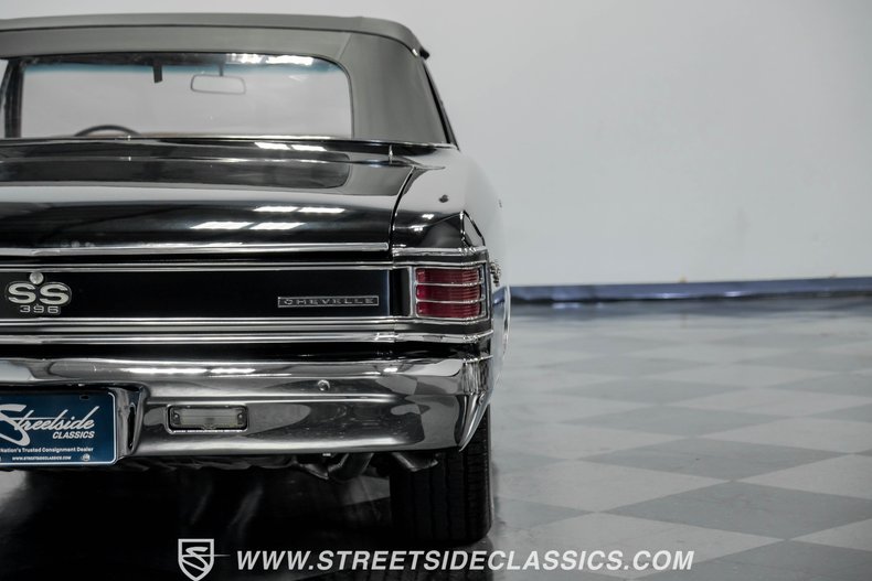Unknown-Chevelle-1967-Black-Red-32