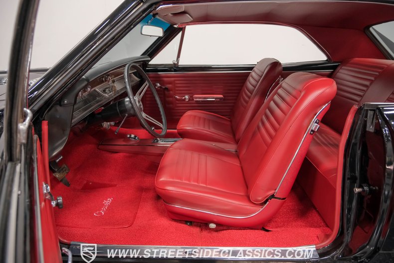 Unknown-Chevelle-1967-Black-Red-32