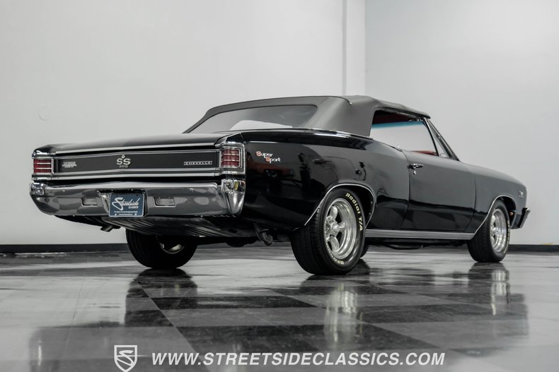 Unknown-Chevelle-1967-Black-Red-33