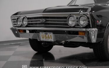 Unknown-Chevelle-1967-Black-Red-38