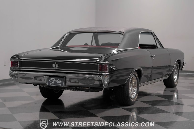 Unknown-Chevelle-1967-Black-Red-39