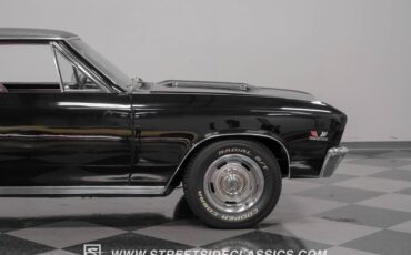 Unknown-Chevelle-1967-Black-Red-40