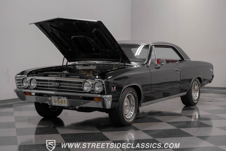 Unknown-Chevelle-1967-Black-Red-41