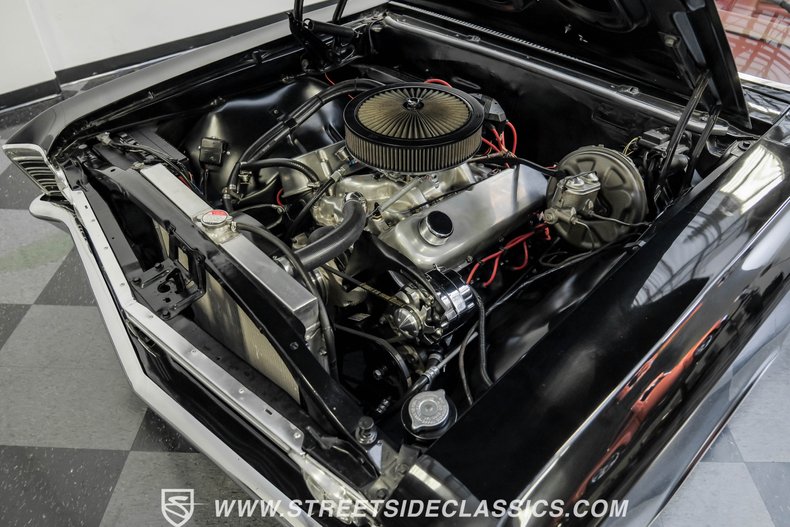 Unknown-Chevelle-1967-Black-Red-48