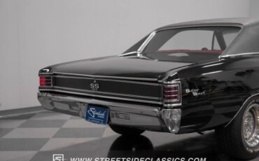 Unknown-Chevelle-1967-Black-Red-5
