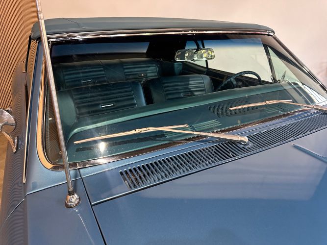 Unknown-Chevelle-1967-Blue-Blue-Vinyl-6