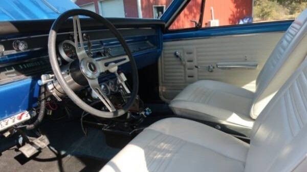 Unknown-Chevelle-1967-Blue-White-Leather-2