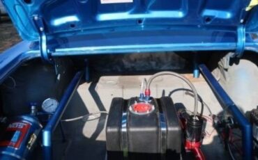 Unknown-Chevelle-1967-Blue-White-Leather-4