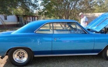 Unknown-Chevelle-1967-Blue-White-Leather-6