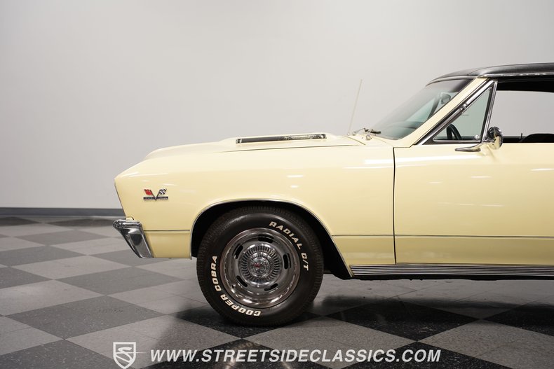 Unknown-Chevelle-1967-Butternut-Yellow-Black-1