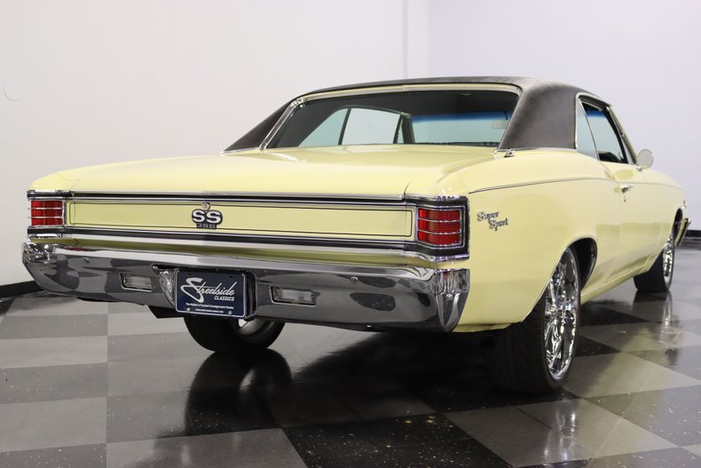 Unknown-Chevelle-1967-Butternut-Yellow-Black-12