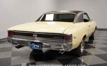 Unknown-Chevelle-1967-Butternut-Yellow-Black-12