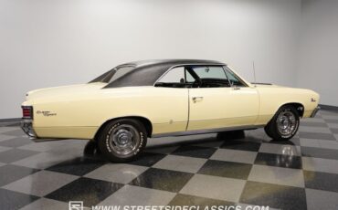 Unknown-Chevelle-1967-Butternut-Yellow-Black-14