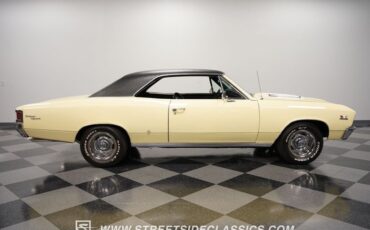 Unknown-Chevelle-1967-Butternut-Yellow-Black-15