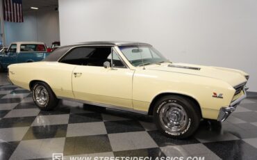 Unknown-Chevelle-1967-Butternut-Yellow-Black-16