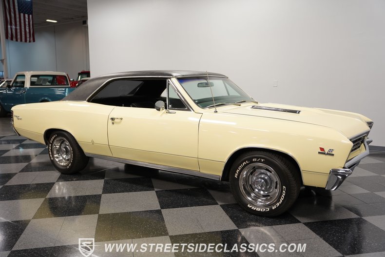 Unknown-Chevelle-1967-Butternut-Yellow-Black-16
