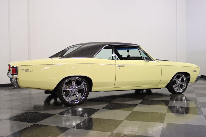 Unknown-Chevelle-1967-Butternut-Yellow-Black-18