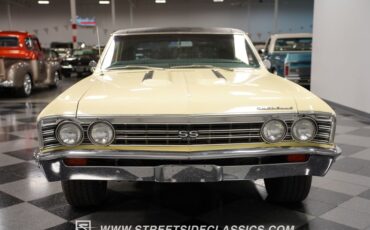 Unknown-Chevelle-1967-Butternut-Yellow-Black-18