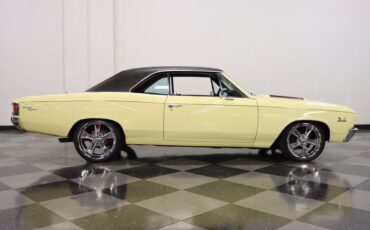 Unknown-Chevelle-1967-Butternut-Yellow-Black-19