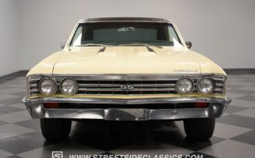 Unknown-Chevelle-1967-Butternut-Yellow-Black-19