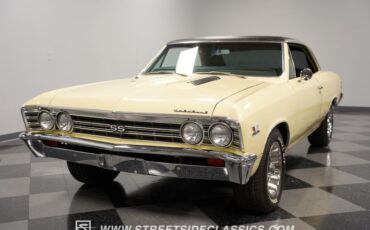 Unknown-Chevelle-1967-Butternut-Yellow-Black-20