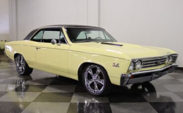 Unknown-Chevelle-1967-Butternut-Yellow-Black-21