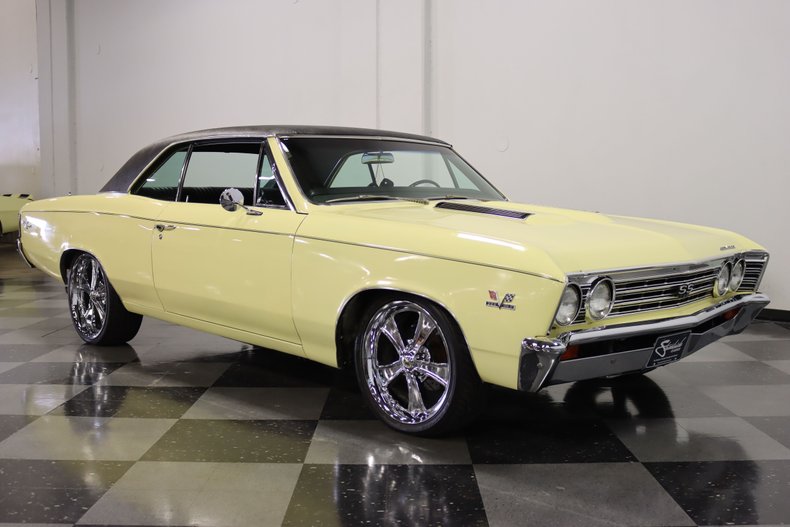 Unknown-Chevelle-1967-Butternut-Yellow-Black-21