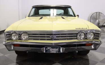Unknown-Chevelle-1967-Butternut-Yellow-Black-23