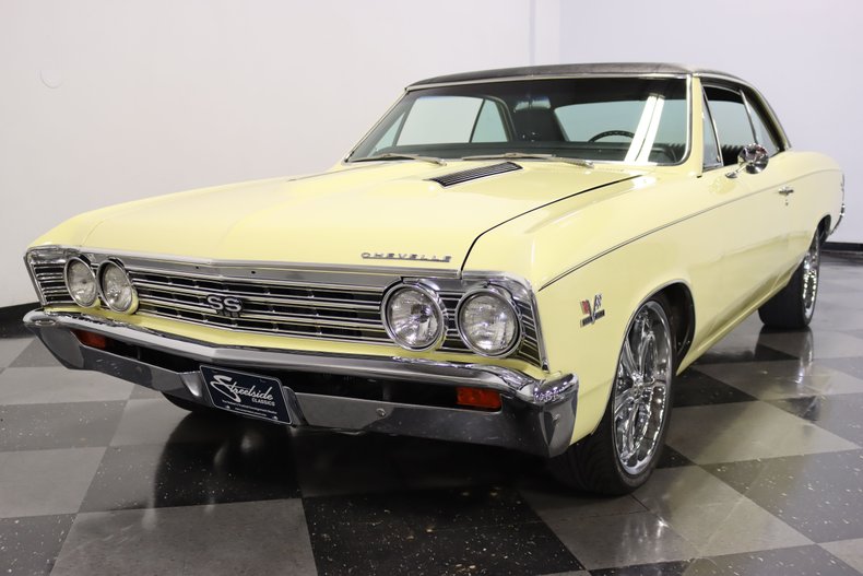 Unknown-Chevelle-1967-Butternut-Yellow-Black-24