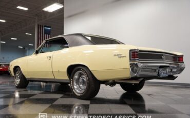 Unknown-Chevelle-1967-Butternut-Yellow-Black-25