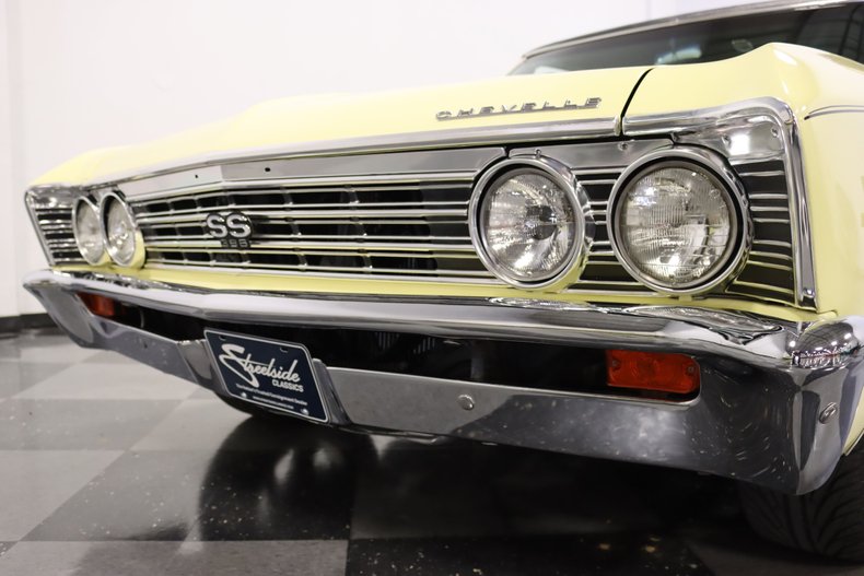 Unknown-Chevelle-1967-Butternut-Yellow-Black-27
