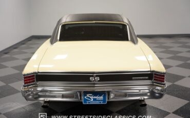 Unknown-Chevelle-1967-Butternut-Yellow-Black-27