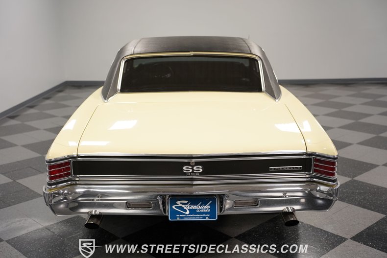 Unknown-Chevelle-1967-Butternut-Yellow-Black-27