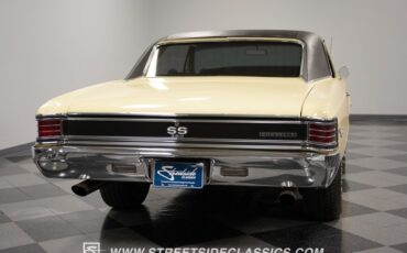 Unknown-Chevelle-1967-Butternut-Yellow-Black-28