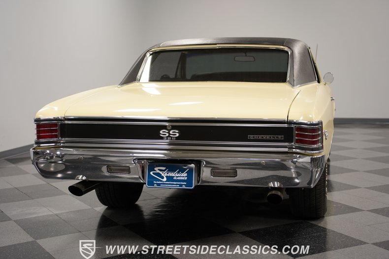 Unknown-Chevelle-1967-Butternut-Yellow-Black-28