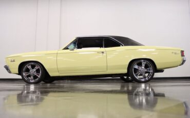 Unknown-Chevelle-1967-Butternut-Yellow-Black-29