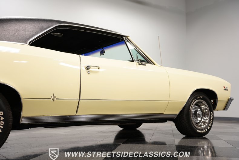 Unknown-Chevelle-1967-Butternut-Yellow-Black-29