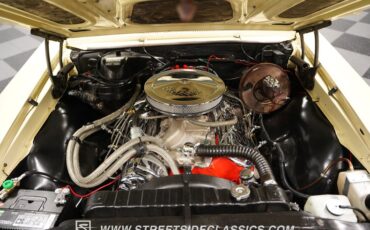Unknown-Chevelle-1967-Butternut-Yellow-Black-3