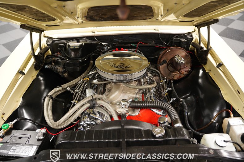 Unknown-Chevelle-1967-Butternut-Yellow-Black-3