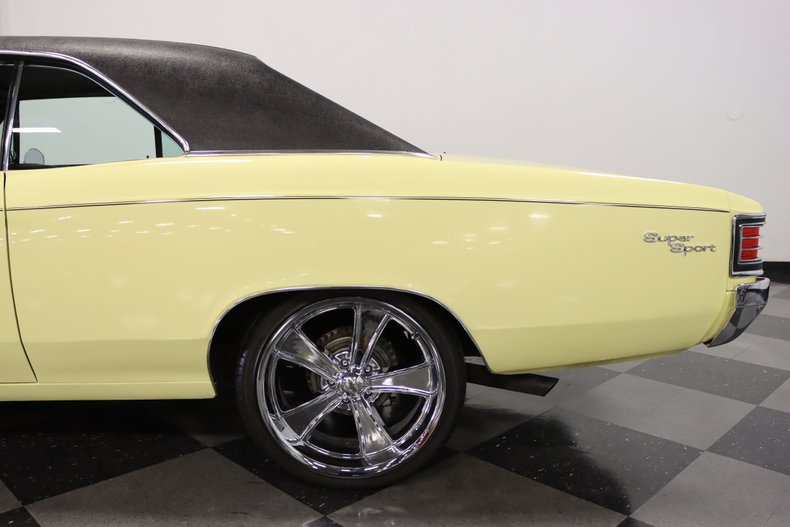 Unknown-Chevelle-1967-Butternut-Yellow-Black-32
