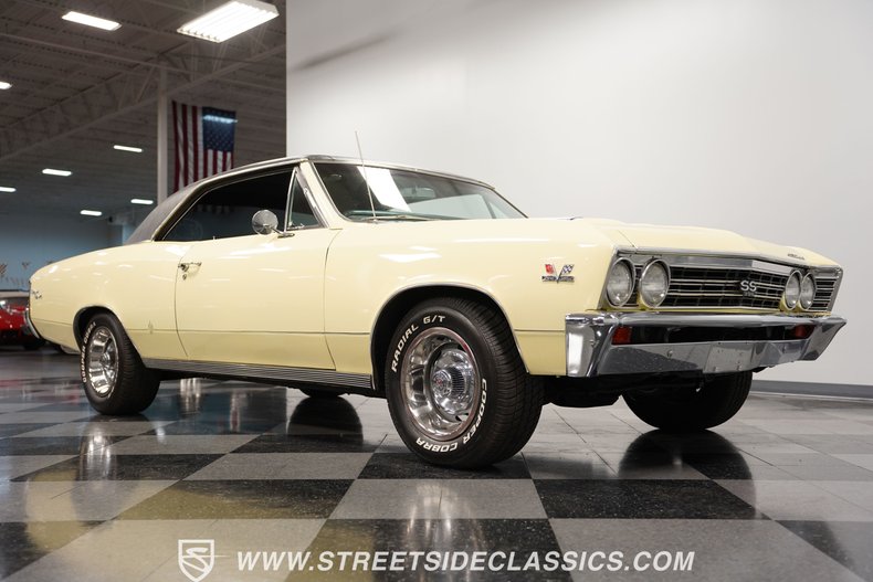 Unknown-Chevelle-1967-Butternut-Yellow-Black-32