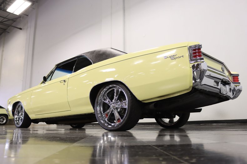 Unknown-Chevelle-1967-Butternut-Yellow-Black-33