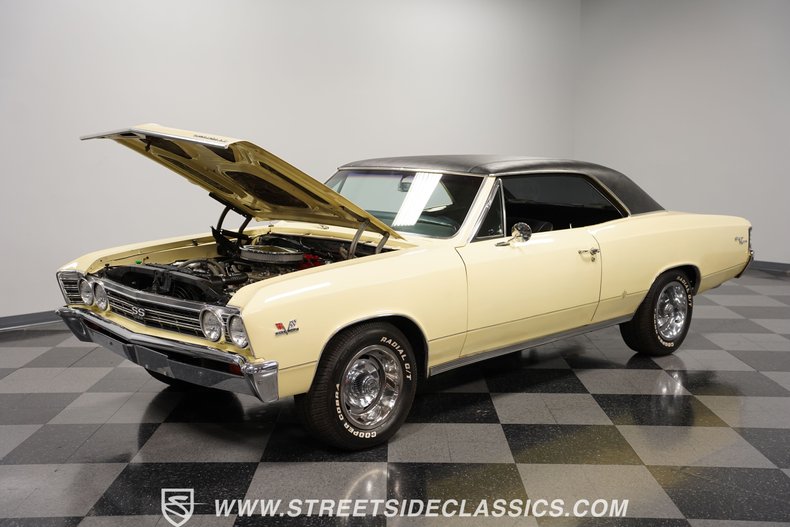 Unknown-Chevelle-1967-Butternut-Yellow-Black-33