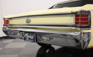 Unknown-Chevelle-1967-Butternut-Yellow-Black-36