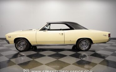 Unknown-Chevelle-1967-Butternut-Yellow-Black