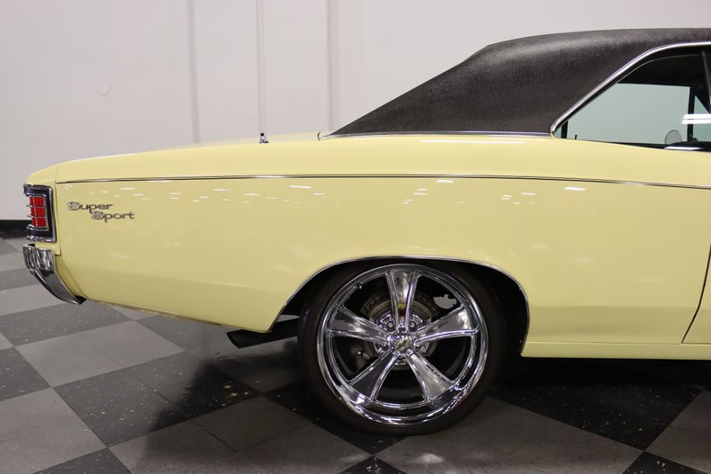 Unknown-Chevelle-1967-Butternut-Yellow-Black-38