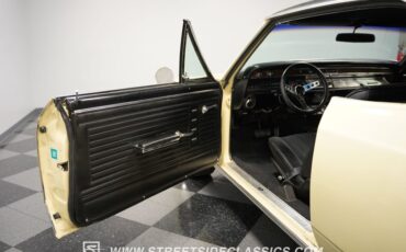Unknown-Chevelle-1967-Butternut-Yellow-Black-38
