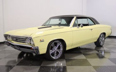 Unknown-Chevelle-1967-Butternut-Yellow-Black-4
